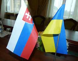 Янукович затвердив зміни до угоди щодо місцевого прикордонного руху зі Словаччиною